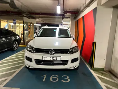 Volkswagen Touareg Highline 2015 | GCC Specs | Low Mileage