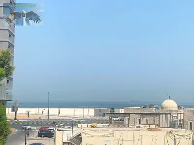 شقة غرفة وصالة في الرميلة على الكورنيش مباشرة باقل سعر وموقع مميز وتصميم راقي واطلاله مميزه