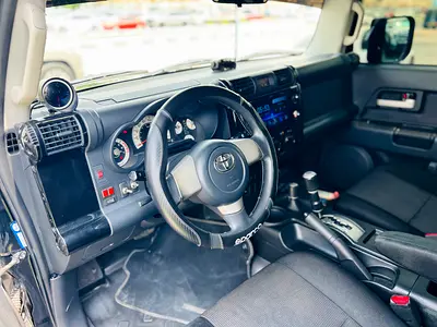 2013 Toyota FJ CRUISER — миниатюра 7