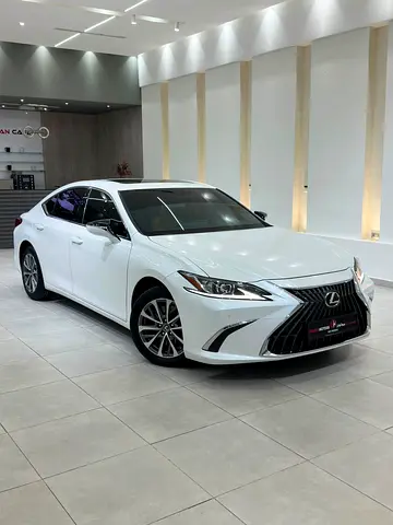 Lexus ES 350 3.5L V6,2024 Model, Gcc Specs, Under Dealer Warranty, Single Owner