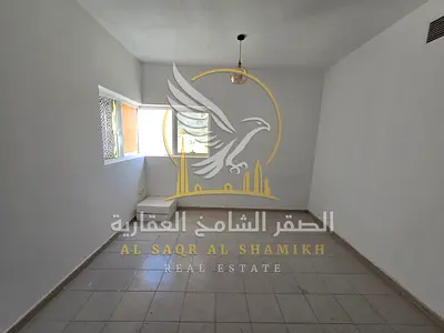 غرفة وصالة بمنطقة القليعة  مساحة واسعة تكييف مركزي تشطيب نظيف جاهز للسكن