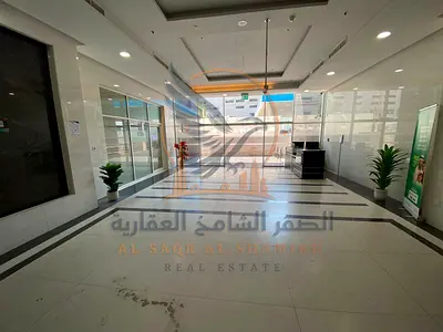 للإيجار السنوي شقة غرفة وصالة في الراشدية 3 عجمان حمامين بتشطيب جيد تشطيب نظيف  مدخل أنيق جاهزة للسكن الفوري