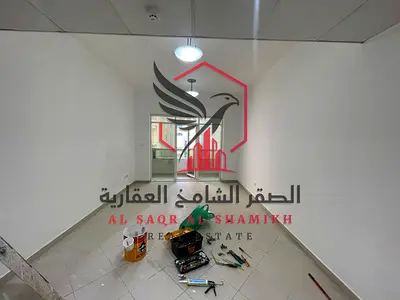شقه للايجار سنوي- المجاز 1 غرفه استور مساحات واسعه اطلاله بحريه مفتوحه مع بلكون صيانه مجانيه تكييف مركزي موقع مميز قريب لجميع الخدمات
