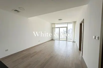 Marina Skyline View | Spacious |Near Exit