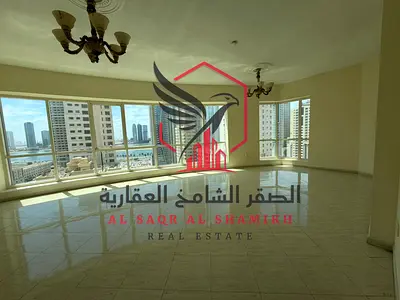 The most beautiful full sea view, with air conditioning on the owner and free parking, for a three-bedroom apartment with a living room and storager