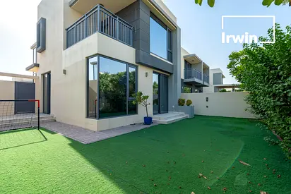 Corner Unit | Greenbelt Backing | Vacant Now
