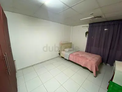 Spacious room available near Union Metro Station (backside), close to Day To Day and Brands Village