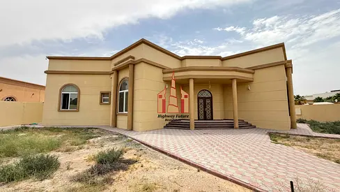 Luxury 5BR Villa with Maidroom For Rent in Garrayen