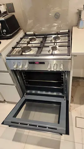 Siemens 4 burner gas cooker with Electric oven