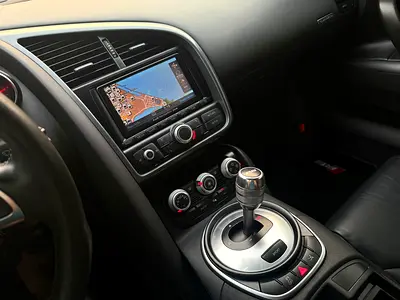صورة 9 لـ 2011 AUDI R8