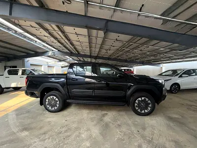 2027 Toyota HILUX — миниатюра 3
