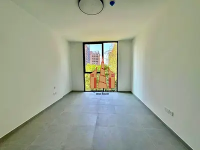 Huge size prime location studio in 36k wardrobes 1parking free
