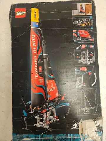 LEGO Technic 42174 Emirates Team New Zealand AC75 Yacht
