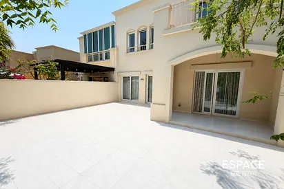 Landscaped | Maintained | Lake View