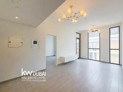 VACANT | Prime Location | CORNER UNIT