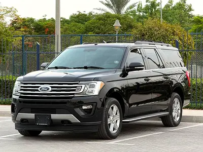 2019 Ford Expedition XLT with Panoramic roof and Leather Seats-Bank Finance Available