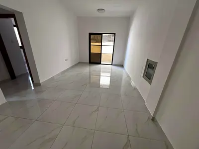 غرفة ماستر_ 2 حمام_ بلكونة_ خزائن بالحائط_ تكييف مركزي_ سهل المخرج للشارقة ودبي