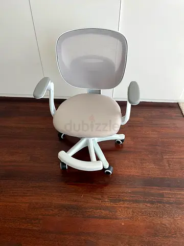 Available high quality office chairs like a new
