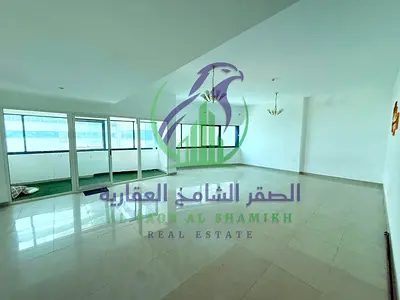 غرفتان وصالة بالممزر مع 3 حمامات وبلكونتين وتشطيب حديث وخزائن حائط وباركينغ وجيم ومسبح