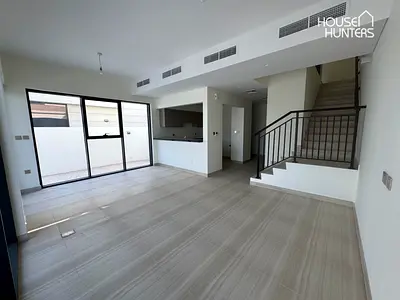 Park view | End unit | Vacant | Landscaped