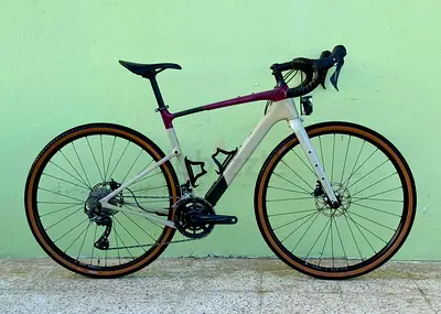 Gravel Cannondale 700 carbon