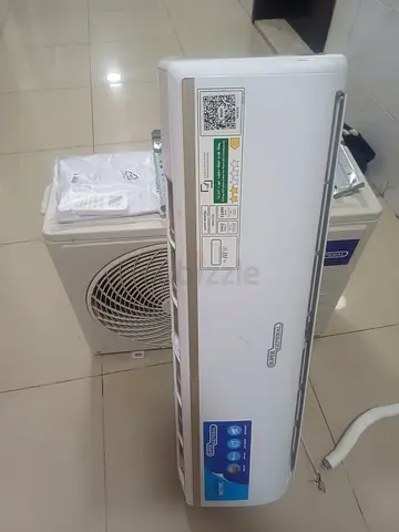 Split Air Conditioner Unit - Wall Mounted Indoor + Outdoor (Good Condition)