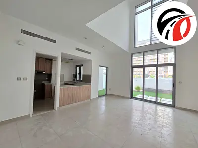 Luxurious ! Ready to Move ! Multiple Cheque's ! Private Garden ! Spacious ! All Aminities