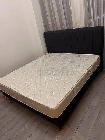 Dark grey bed frame with mattress - king size (180*200)