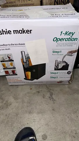 Electric Slushie / Smoothie Maker - 1-Key Operation (Used)