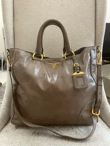 AUTHENTIC PRADA TAUPE LEATHER TOTE BAG..