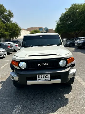Toyota FJ Cruiser GXR 2015 GCC Specs - Original paint