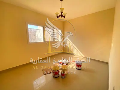 غرفة وصالة مميزة للإيجار السنوي داخل بناية نظيفة وحديثة توفر لك الراحة والهدوء في موقع حيوي قريب من جميع الخدمات