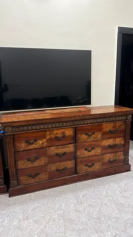Solid Wood Antique-Style 9-Drawer Dresser