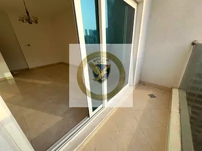 غرفتين وصالة مساحة واسعة ببلكونة اطلالة مفتوحة وباركن وتامين شيك لايصرف في أجمل ابراج الشارقة شامل جميع الخدمات بتشطيب حديثة ومساحات واسعة.