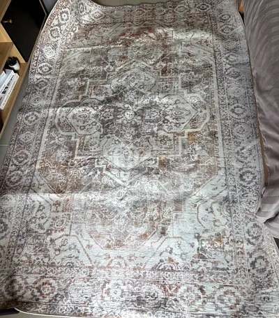 Light beige vintage-style printed area rug, 2.3 x 1.6m (approx) - good condition