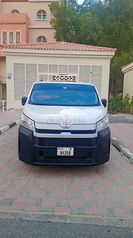 Toyota Hiace GL 2020 STD Roof Chiller van