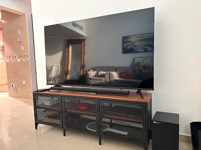 65" Hisense Smart TV with LG Soundbar and Subwoofer - very good Condition