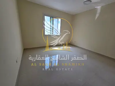 غرفتين وصالة بمنطقة القليعة للايجار السنوي جيم ومسبح مجانا تكييف مركزي مساحة واسعة تشطيب جاهز للسكن الفوري