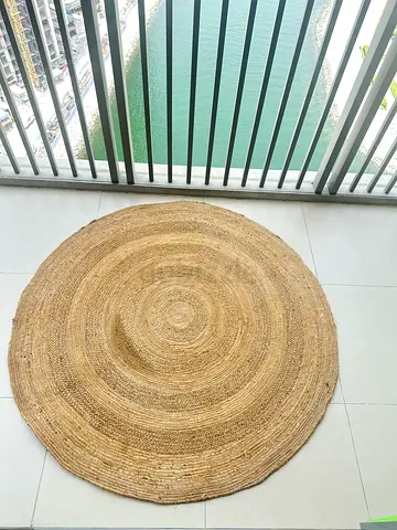 Round Braided Jute Rug for Indoor or Outdoor Use size 200cm