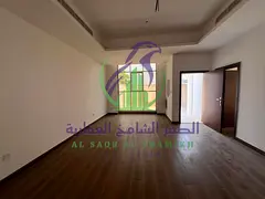 A luxury villa for rent in the Al-Jazat area, featuring high-quality finishes. An exceptional opport