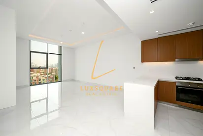 Ready To Move | Fully Fitted Kitchen | Midfloor