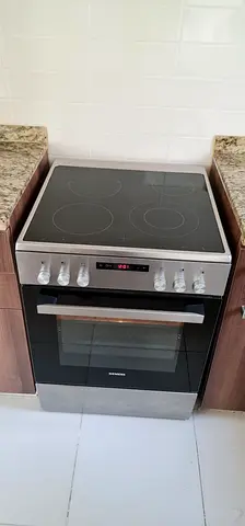 Siemens IQ300 Full Electric Digital Cooking Range Sam Like New Condition 60cm