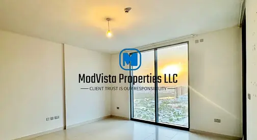 BEST DEAL! MODERN STYLE HOME • LARGE LAYOUT