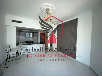 شقة واسعة للإيجار السنوي المجاز3 غرفه نوم وصاله مطبخ امريكي مودرن تكييف مجاني جيم ومسبح مجاني كيدز اريا شهر مجاني   صيانه مجانيه قريبه علي مخرج دبي