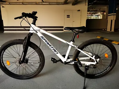 White Spartan Mountain Bike - 24" Wheel, perfect Condition