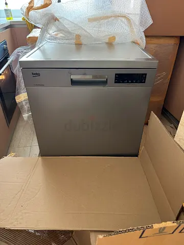 Beko Freestanding Dishwasher DFN28420S – Excellent Condition