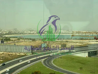 غرفتين وصاله للايجارالسنوى منطقة النهده بإمارة الشارقه بلكونه اطلاله مفتوحه مساحات واسعه تشطيبات سوبرلكس موقع مميز قريب الى دبى