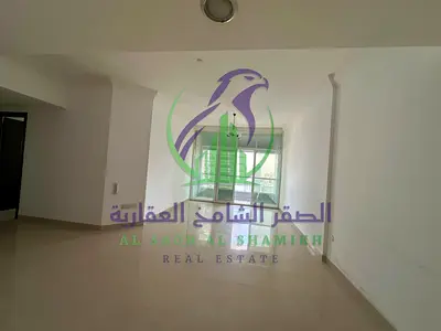 شقة غرفتين وصالة للإيجار على مخرج دبي غرفة ماستر وثلاثة حمامات وبلكونة وإطلالة مفتوحة