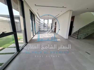 فيلا مودرن بالحوشي اول ساكن تشطيب الترا سوبر لوكس