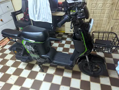 Electric Scooter brand new with remote